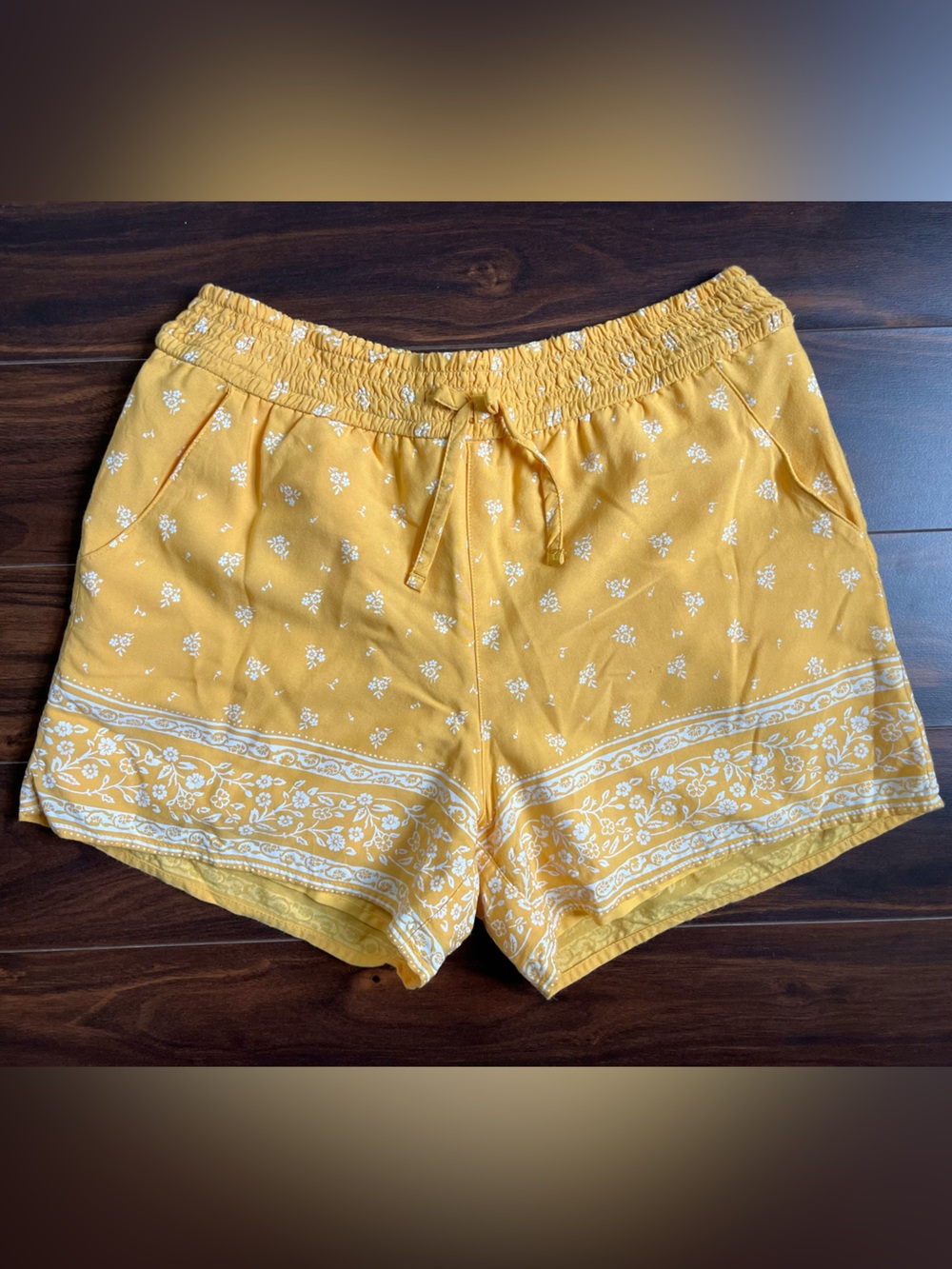abercrombie kids Yellow Floral-Print Elastic Waist Shorts, Girls 15/16, EUC